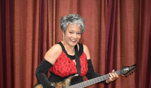 Lynn Ross with guitar Lynn Ross with guitar